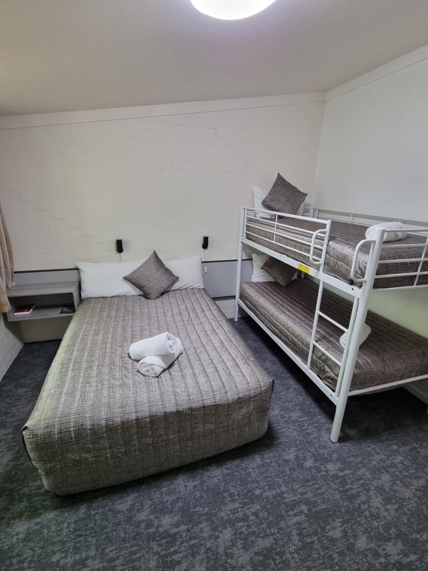 Y Motels Yarraman Zewnętrze zdjęcie